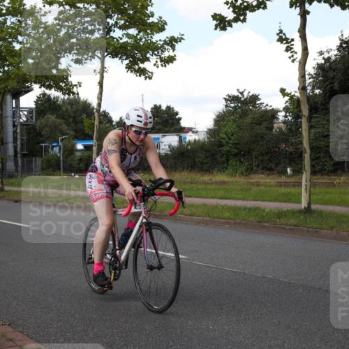 10.08.2025 - GEWOBA Citytriathlon Bremen Yannick Fuchs http://msf.ph/oto/8574123 10.08.2025 13:30:04 Radfahren 792, 942 meine-sportfotos.de