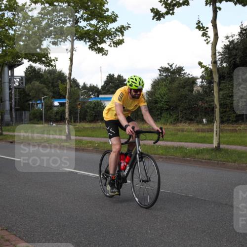 10.08.2025 - GEWOBA Citytriathlon Bremen Yannick Fuchs http://msf.ph/oto/8574124 10.08.2025 13:30:07 Radfahren 792, 942 meine-sportfotos.de