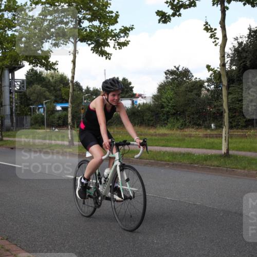 10.08.2025 - GEWOBA Citytriathlon Bremen Yannick Fuchs http://msf.ph/oto/8574130 10.08.2025 13:31:16 Radfahren 724, 922, 968 meine-sportfotos.de