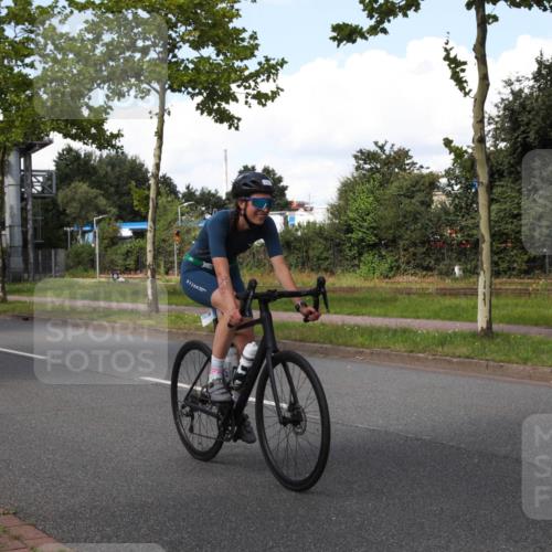 10.08.2025 - GEWOBA Citytriathlon Bremen Yannick Fuchs http://msf.ph/oto/8574135 10.08.2025 13:32:11 Radfahren 935, 1031 meine-sportfotos.de