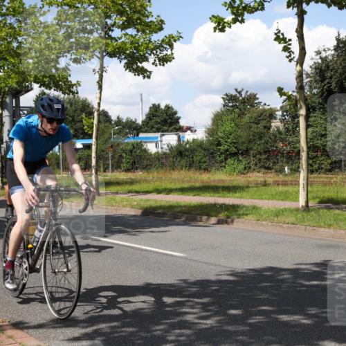 10.08.2025 - GEWOBA Citytriathlon Bremen Yannick Fuchs http://msf.ph/oto/8574162 10.08.2025 13:34:28 Radfahren 593, 865, 905, 924 meine-sportfotos.de
