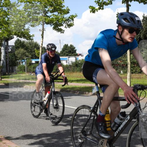 10.08.2025 - GEWOBA Citytriathlon Bremen Yannick Fuchs http://msf.ph/oto/8574163 10.08.2025 13:34:29 Radfahren 593, 865, 905, 924 meine-sportfotos.de