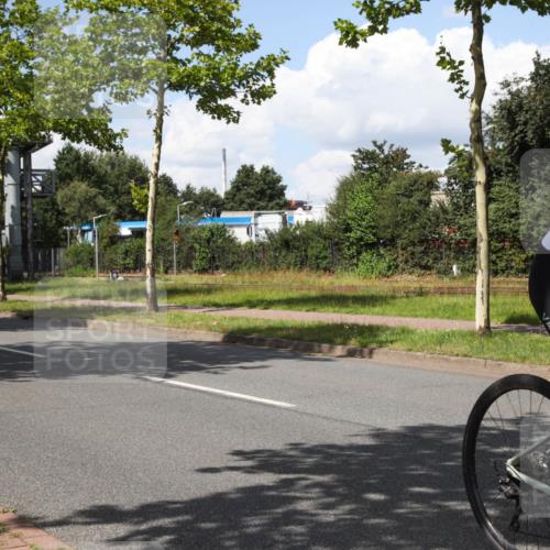 10.08.2025 - GEWOBA Citytriathlon Bremen Yannick Fuchs http://msf.ph/oto/8574166 10.08.2025 13:34:35 Radfahren 593, 865, 905, 924 meine-sportfotos.de