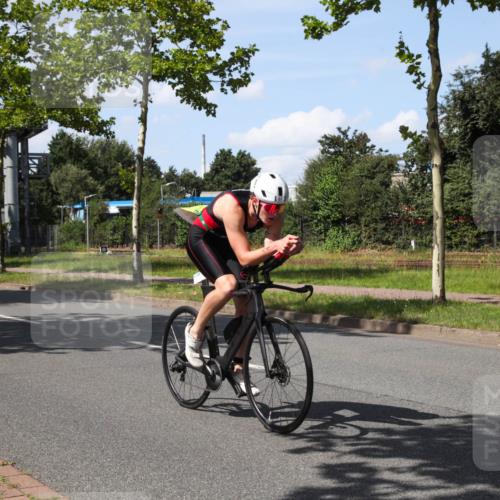 10.08.2025 - GEWOBA Citytriathlon Bremen Yannick Fuchs http://msf.ph/oto/8574232 10.08.2025 14:05:36 Radfahren 11 meine-sportfotos.de