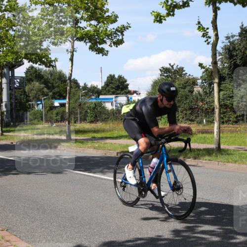 10.08.2025 - GEWOBA Citytriathlon Bremen Yannick Fuchs http://msf.ph/oto/8574241 10.08.2025 14:07:37 Radfahren 89 meine-sportfotos.de