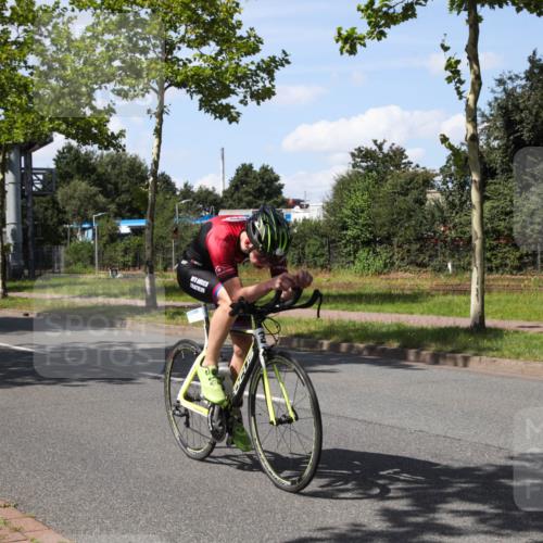 10.08.2025 - GEWOBA Citytriathlon Bremen Yannick Fuchs http://msf.ph/oto/8574244 10.08.2025 14:08:20 Radfahren 3 meine-sportfotos.de