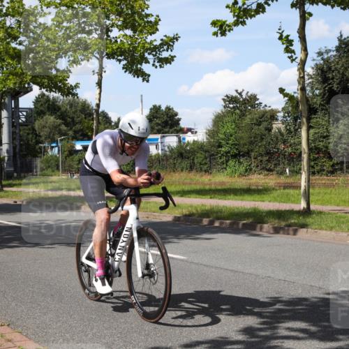 10.08.2025 - GEWOBA Citytriathlon Bremen Yannick Fuchs http://msf.ph/oto/8574252 10.08.2025 14:09:36 Radfahren 49 meine-sportfotos.de