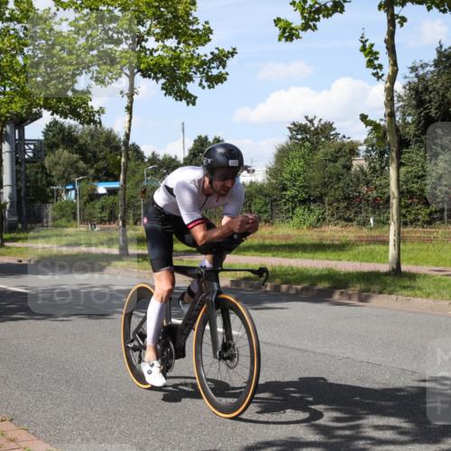 10.08.2025 - GEWOBA Citytriathlon Bremen Yannick Fuchs http://msf.ph/oto/8574255 10.08.2025 14:10:05 Radfahren 159, 167 meine-sportfotos.de