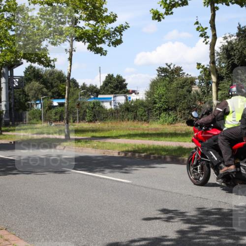 10.08.2025 - GEWOBA Citytriathlon Bremen Yannick Fuchs http://msf.ph/oto/8574282 10.08.2025 14:11:22 Radfahren 70, 161 meine-sportfotos.de