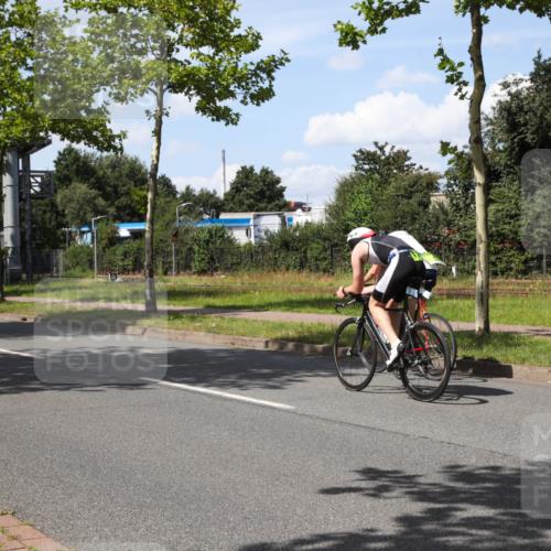 10.08.2025 - GEWOBA Citytriathlon Bremen Yannick Fuchs http://msf.ph/oto/8574293 10.08.2025 14:11:34 Radfahren 70, 161 meine-sportfotos.de