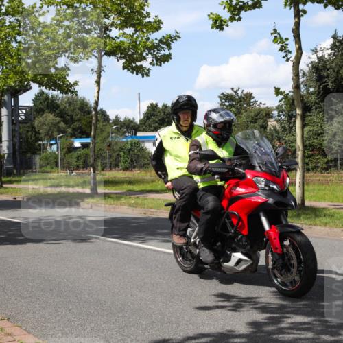 10.08.2025 - GEWOBA Citytriathlon Bremen Yannick Fuchs http://msf.ph/oto/8574309 10.08.2025 14:12:11 Radfahren 10, 12, 27, 42, 172 meine-sportfotos.de
