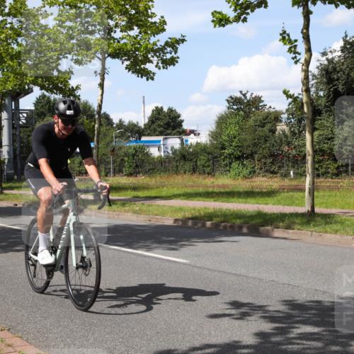 10.08.2025 - GEWOBA Citytriathlon Bremen Yannick Fuchs http://msf.ph/oto/8574314 10.08.2025 14:12:19 Radfahren 10, 27, 33, 42, 171, 172, 178 meine-sportfotos.de