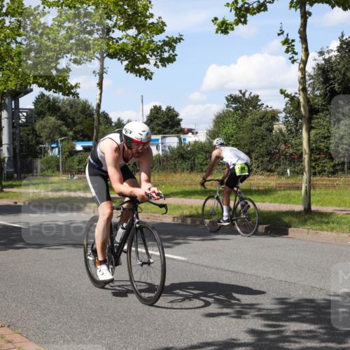 10.08.2025 - GEWOBA Citytriathlon Bremen Yannick Fuchs http://msf.ph/oto/8574321 10.08.2025 14:12:25 Radfahren 10, 27, 33, 42, 66, 171, 172, 178 meine-sportfotos.de