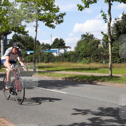 10.08.2025 - GEWOBA Citytriathlon Bremen Yannick Fuchs http://msf.ph/oto/8574322 10.08.2025 14:12:26 Radfahren 10, 27, 33, 42, 66, 171, 172, 178 meine-sportfotos.de