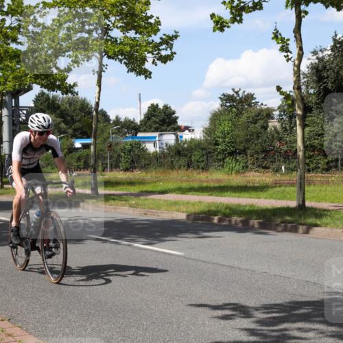 10.08.2025 - GEWOBA Citytriathlon Bremen Yannick Fuchs http://msf.ph/oto/8574345 10.08.2025 14:12:57 Radfahren 8, 95, 117, 148 meine-sportfotos.de