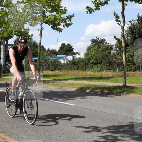 10.08.2025 - GEWOBA Citytriathlon Bremen Yannick Fuchs http://msf.ph/oto/8574356 10.08.2025 14:13:02 Radfahren 8, 95, 107, 148 meine-sportfotos.de