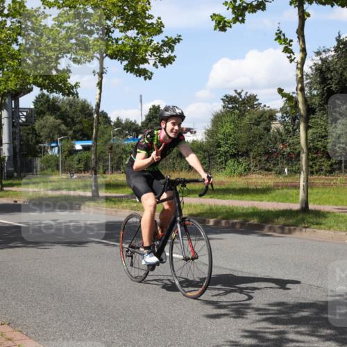 10.08.2025 - GEWOBA Citytriathlon Bremen Yannick Fuchs http://msf.ph/oto/8574362 10.08.2025 14:13:05 Radfahren 8, 95, 107, 148 meine-sportfotos.de