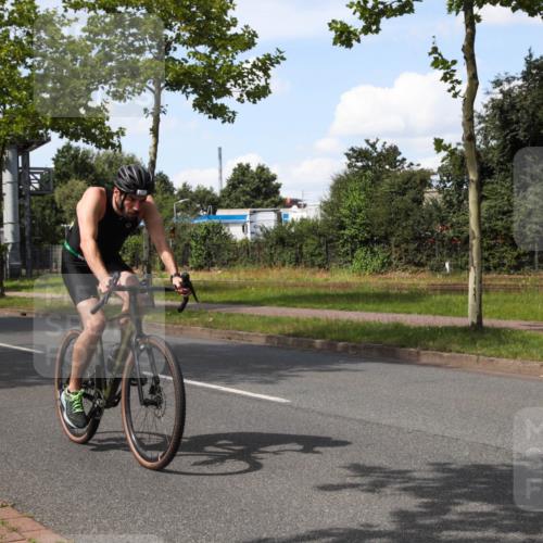 10.08.2025 - GEWOBA Citytriathlon Bremen Yannick Fuchs http://msf.ph/oto/8574378 10.08.2025 14:13:30 Radfahren 14, 26, 44, 104, 112, 175 meine-sportfotos.de