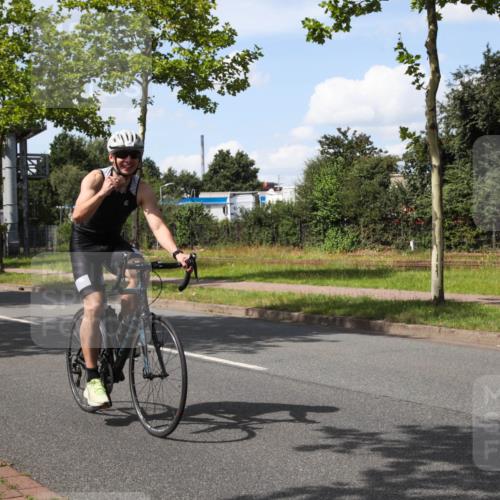 10.08.2025 - GEWOBA Citytriathlon Bremen Yannick Fuchs http://msf.ph/oto/8574379 10.08.2025 14:13:34 Radfahren 14, 26, 44, 104, 112, 175 meine-sportfotos.de