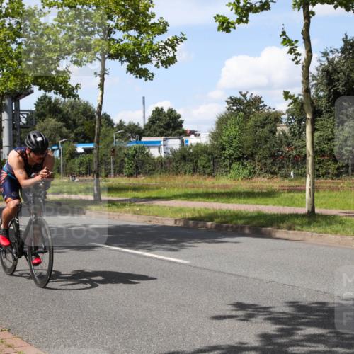 10.08.2025 - GEWOBA Citytriathlon Bremen Yannick Fuchs http://msf.ph/oto/8574382 10.08.2025 14:13:41 Radfahren 14, 44, 112 meine-sportfotos.de