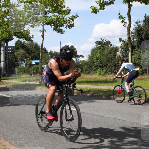 10.08.2025 - GEWOBA Citytriathlon Bremen Yannick Fuchs http://msf.ph/oto/8574383 10.08.2025 14:13:41 Radfahren 14, 44, 112 meine-sportfotos.de
