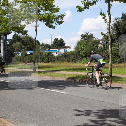 10.08.2025 - GEWOBA Citytriathlon Bremen Yannick Fuchs http://msf.ph/oto/8574440 10.08.2025 14:14:17 Radfahren 122 meine-sportfotos.de
