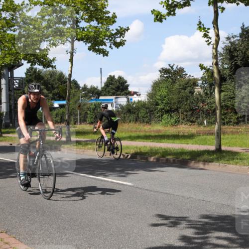 10.08.2025 - GEWOBA Citytriathlon Bremen Yannick Fuchs http://msf.ph/oto/8574451 10.08.2025 14:14:23 Radfahren 77, 122 meine-sportfotos.de