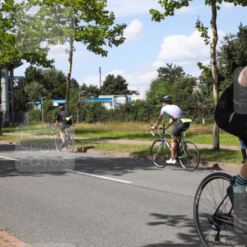 10.08.2025 - GEWOBA Citytriathlon Bremen Yannick Fuchs http://msf.ph/oto/8574453 10.08.2025 14:14:24 Radfahren 77, 93, 122 meine-sportfotos.de