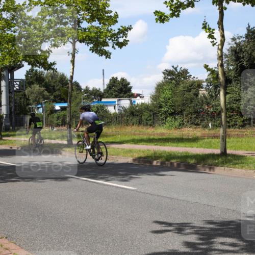 10.08.2025 - GEWOBA Citytriathlon Bremen Yannick Fuchs http://msf.ph/oto/8574454 10.08.2025 14:14:24 Radfahren 77, 93, 122 meine-sportfotos.de