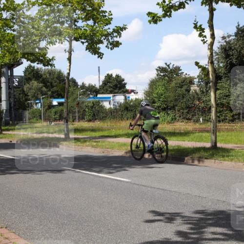 10.08.2025 - GEWOBA Citytriathlon Bremen Yannick Fuchs http://msf.ph/oto/8574460 10.08.2025 14:14:29 Radfahren 77, 93, 122, 143 meine-sportfotos.de