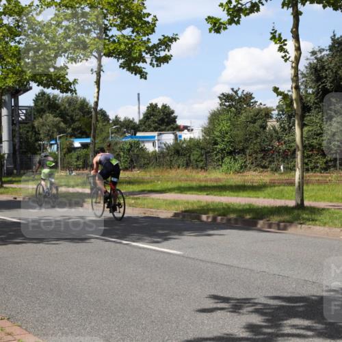 10.08.2025 - GEWOBA Citytriathlon Bremen Yannick Fuchs http://msf.ph/oto/8574462 10.08.2025 14:14:30 Radfahren 77, 93, 105, 122, 143 meine-sportfotos.de