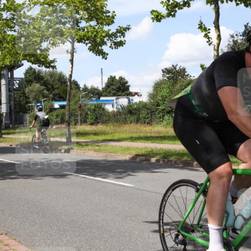 10.08.2025 - GEWOBA Citytriathlon Bremen Yannick Fuchs http://msf.ph/oto/8574491 10.08.2025 14:14:46 Radfahren 37, 68, 77, 82, 93, 96, 105, 113, 143 meine-sportfotos.de