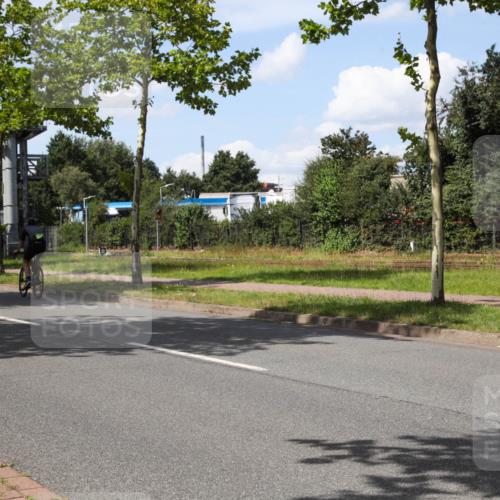 10.08.2025 - GEWOBA Citytriathlon Bremen Yannick Fuchs http://msf.ph/oto/8574492 10.08.2025 14:14:46 Radfahren 37, 68, 77, 82, 93, 96, 105, 113, 143 meine-sportfotos.de