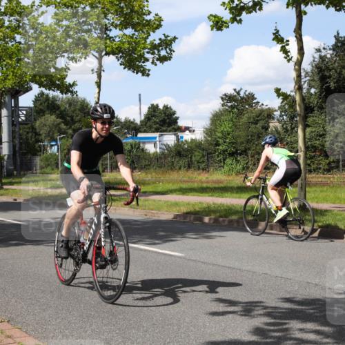 10.08.2025 - GEWOBA Citytriathlon Bremen Yannick Fuchs http://msf.ph/oto/8574497 10.08.2025 14:14:48 Radfahren 37, 68, 77, 82, 93, 96, 105, 113, 143 meine-sportfotos.de