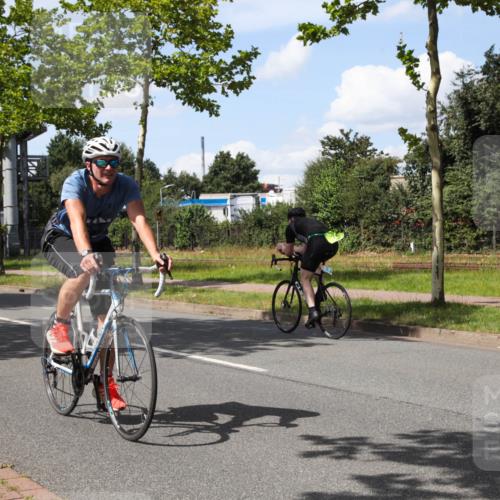 10.08.2025 - GEWOBA Citytriathlon Bremen Yannick Fuchs http://msf.ph/oto/8574510 10.08.2025 14:14:54 Radfahren 37, 68, 82, 96, 105, 113, 133, 151, 226 meine-sportfotos.de