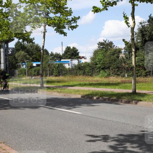 10.08.2025 - GEWOBA Citytriathlon Bremen Yannick Fuchs http://msf.ph/oto/8574514 10.08.2025 14:14:55 Radfahren 37, 68, 82, 96, 105, 113, 133, 146, 151, 226 meine-sportfotos.de