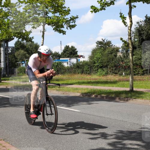 10.08.2025 - GEWOBA Citytriathlon Bremen Yannick Fuchs http://msf.ph/oto/8574522 10.08.2025 14:14:58 Radfahren 37, 68, 82, 96, 113, 133, 146, 151, 226 meine-sportfotos.de