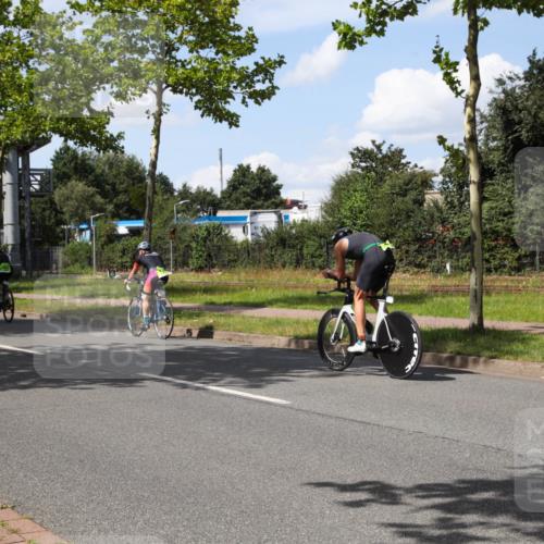 10.08.2025 - GEWOBA Citytriathlon Bremen Yannick Fuchs http://msf.ph/oto/8574535 10.08.2025 14:15:04 Radfahren 15, 37, 76, 82, 108, 133, 146, 151, 226 meine-sportfotos.de