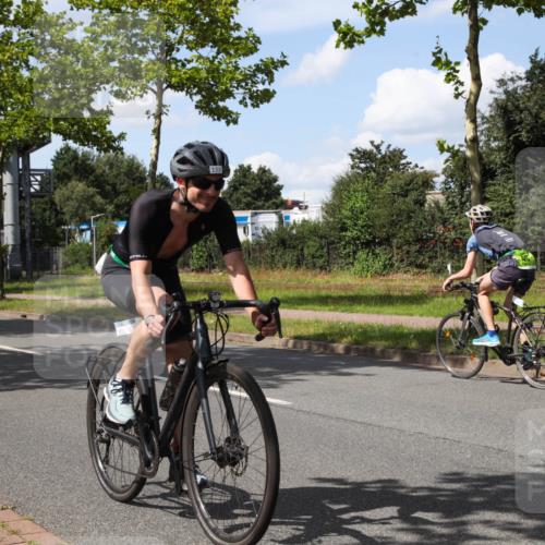 10.08.2025 - GEWOBA Citytriathlon Bremen Yannick Fuchs http://msf.ph/oto/8574540 10.08.2025 14:15:06 Radfahren 15, 37, 76, 82, 88, 108, 133, 146, 151, 226 meine-sportfotos.de