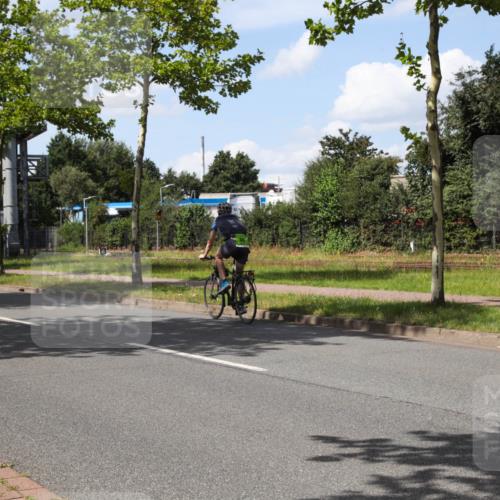 10.08.2025 - GEWOBA Citytriathlon Bremen Yannick Fuchs http://msf.ph/oto/8574542 10.08.2025 14:15:07 Radfahren 15, 37, 76, 82, 88, 108, 133, 146, 151, 226 meine-sportfotos.de