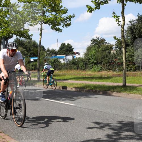 10.08.2025 - GEWOBA Citytriathlon Bremen Yannick Fuchs http://msf.ph/oto/8574561 10.08.2025 14:15:14 Radfahren 15, 45, 54, 55, 76, 88, 97, 108, 133, 146, 151, 226 meine-sportfotos.de