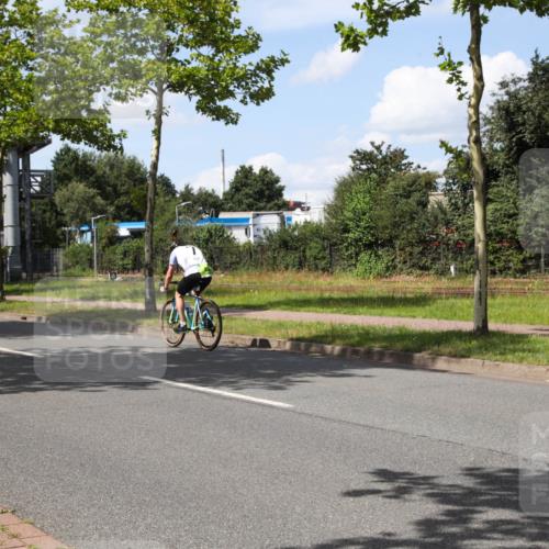 10.08.2025 - GEWOBA Citytriathlon Bremen Yannick Fuchs http://msf.ph/oto/8574571 10.08.2025 14:15:18 Radfahren 15, 45, 54, 55, 76, 88, 97, 108, 123, 133, 146 meine-sportfotos.de