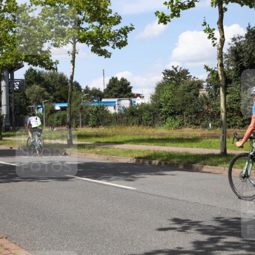 10.08.2025 - GEWOBA Citytriathlon Bremen Yannick Fuchs http://msf.ph/oto/8574573 10.08.2025 14:15:18 Radfahren 15, 45, 54, 55, 76, 88, 97, 108, 123, 133, 146 meine-sportfotos.de