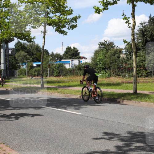 10.08.2025 - GEWOBA Citytriathlon Bremen Yannick Fuchs http://msf.ph/oto/8574580 10.08.2025 14:15:21 Radfahren 15, 45, 54, 55, 76, 88, 97, 108, 123 meine-sportfotos.de