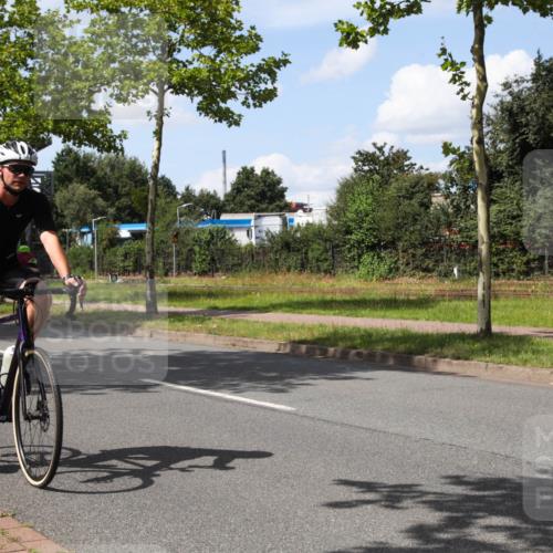 10.08.2025 - GEWOBA Citytriathlon Bremen Yannick Fuchs http://msf.ph/oto/8574595 10.08.2025 14:15:29 Radfahren 45, 54, 55, 72, 88, 97, 118, 123, 187 meine-sportfotos.de