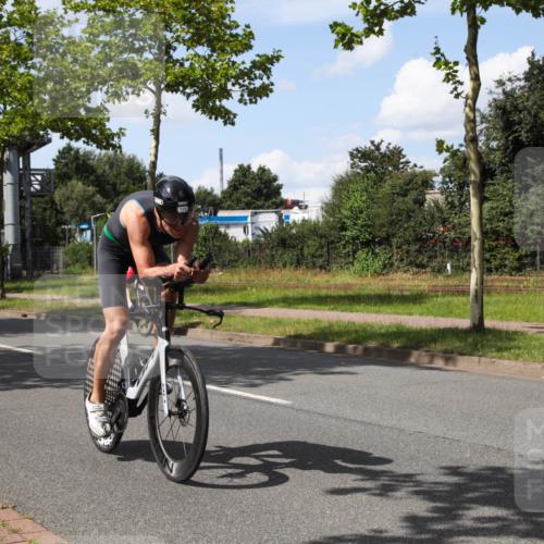 10.08.2025 - GEWOBA Citytriathlon Bremen Yannick Fuchs http://msf.ph/oto/8574621 10.08.2025 14:15:52 Radfahren 43, 72, 74, 98, 129, 187, 271 meine-sportfotos.de