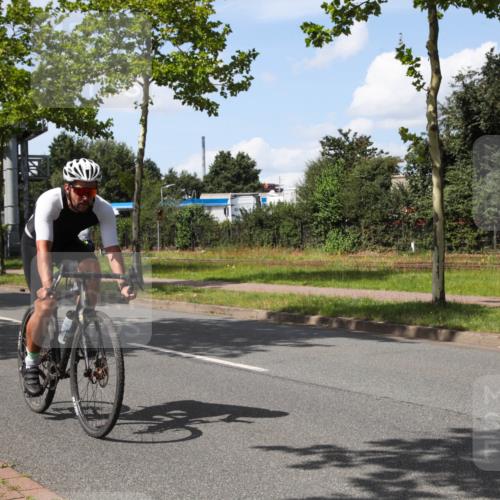 10.08.2025 - GEWOBA Citytriathlon Bremen Yannick Fuchs http://msf.ph/oto/8574627 10.08.2025 14:16:00 Radfahren 2, 23, 24, 43, 46, 74, 92, 129, 271 meine-sportfotos.de