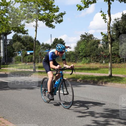 10.08.2025 - GEWOBA Citytriathlon Bremen Yannick Fuchs http://msf.ph/oto/8574648 10.08.2025 14:16:11 Radfahren 2, 23, 24, 38, 43, 46, 48, 62, 65, 92, 129 meine-sportfotos.de