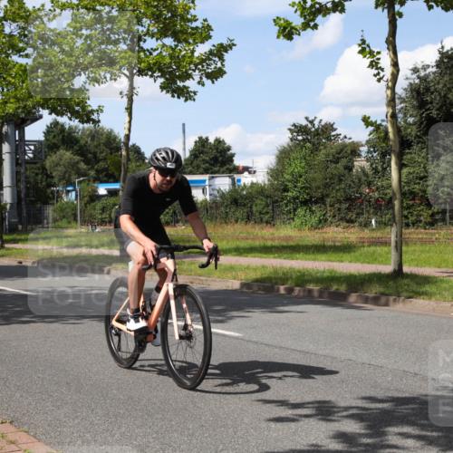 10.08.2025 - GEWOBA Citytriathlon Bremen Yannick Fuchs http://msf.ph/oto/8574654 10.08.2025 14:16:13 Radfahren 2, 23, 24, 38, 46, 48, 62, 63, 65, 92, 129 meine-sportfotos.de