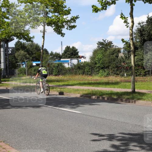 10.08.2025 - GEWOBA Citytriathlon Bremen Yannick Fuchs http://msf.ph/oto/8574657 10.08.2025 14:16:14 Radfahren 2, 23, 24, 38, 46, 48, 57, 62, 63, 65, 92, 129 meine-sportfotos.de